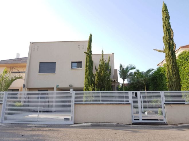 שער חשמלי — עבודה של עידן השערים