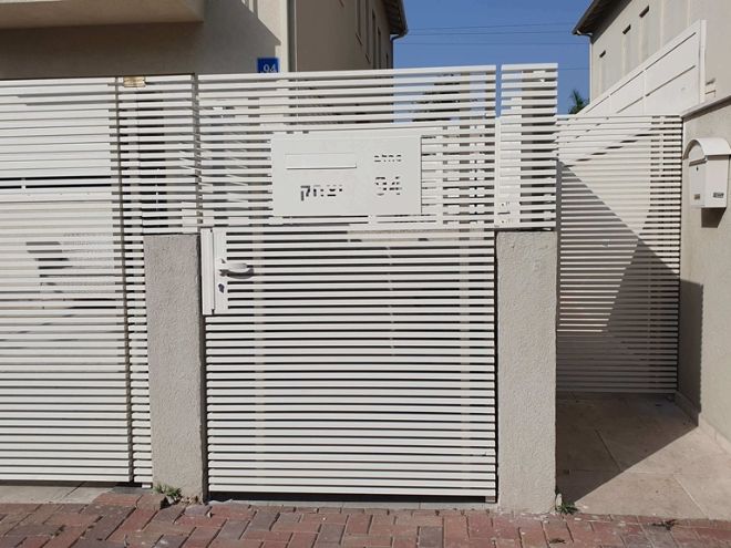 שער לכניסת הבית משולב דגם הייטק
